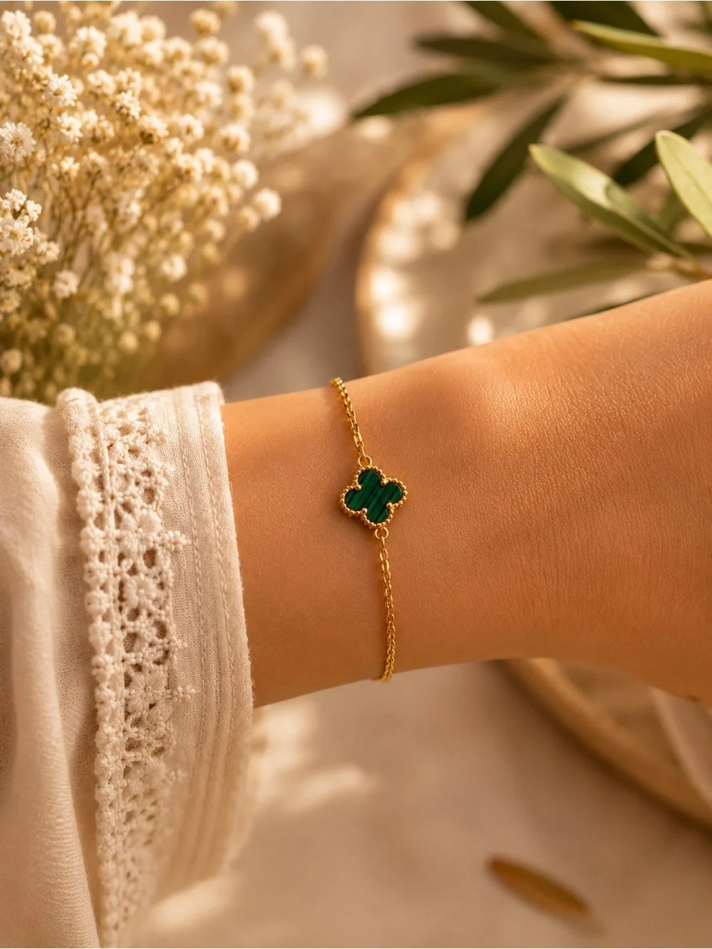 Gold Clover Chain Bracelet — Green Motif 9 mm